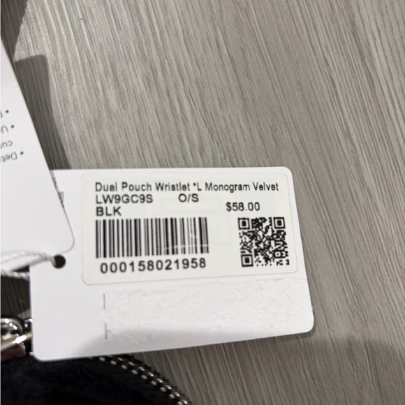lululemon dual pouch wristlet - Picture 2 of 3